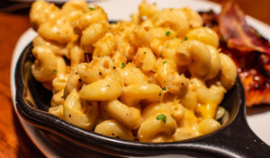 Thanksgiving Classic Macaroni and Cheese